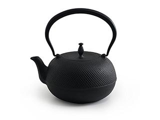 Japanese Cast iron teapots & kettles