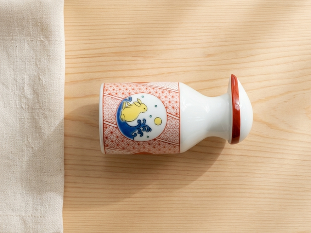 Tsukimi soy sauce dispenser