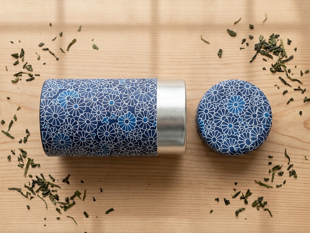 Kiku tea canister