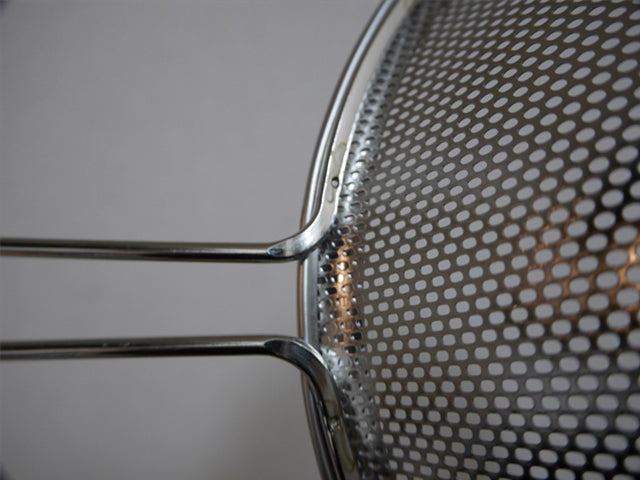 Sori Yanagi colander with handle SORI YANAGI